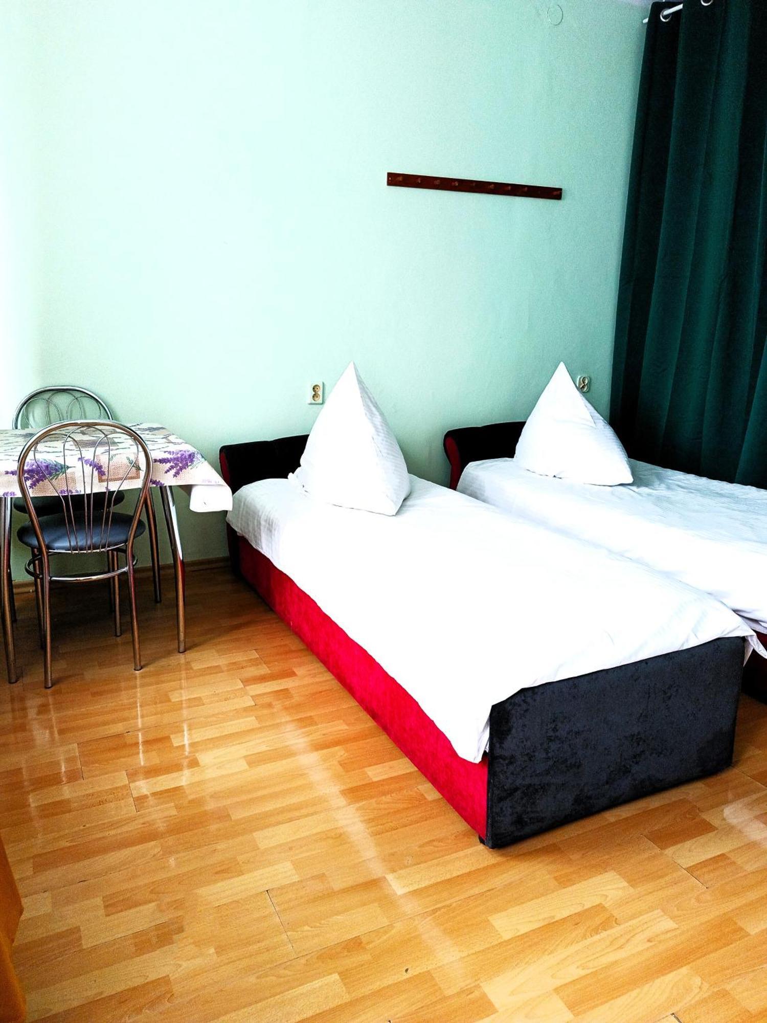 Hostel Omega Жешув Экстерьер фото
