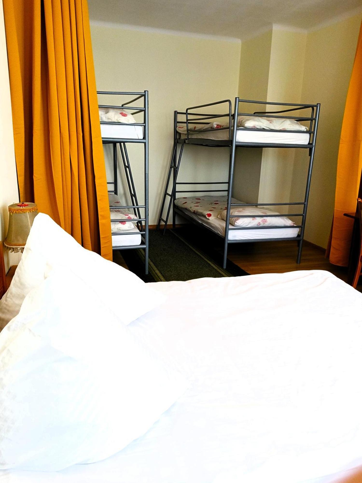 Hostel Omega Жешув Экстерьер фото