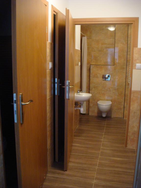 Hostel Omega Жешув Экстерьер фото