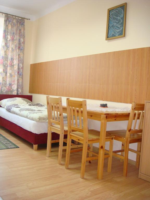 Hostel Omega Жешув Экстерьер фото